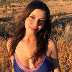 Meet your Posher, Victoria